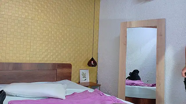 Snapshot of Mrs_booty chatting on March 2025 01:57:02 PM Mrs booty online show from March 2025 01:57:02 PM