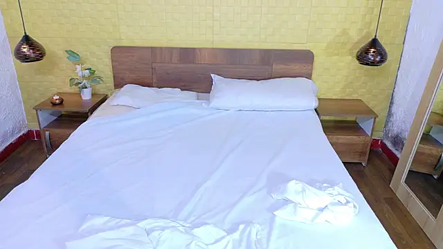 Snapshot of Mrs_booty chatting on September 2025 02:00:01 PM Mrs booty online show from September 2025 02:00:01 PM