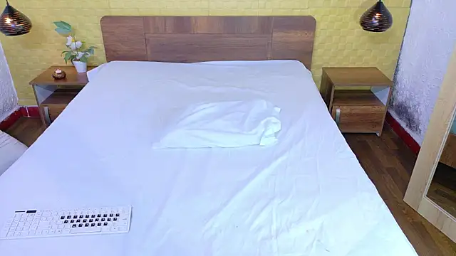 Snapshot of Mrs_booty chatting on October 2025 01:50:01 PM Mrs booty online show from October 2025 01:50:01 PM