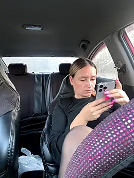 Snapshot of StasyWood chatting on October 2025 01:27:02 AM StasyWood online show from October 2025 01:27:02 AM