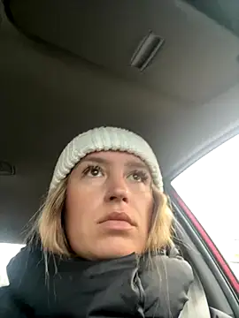 Snapshot of StasyWood chatting on October 2025 01:44:01 AM StasyWood online show from October 2025 01:44:01 AM