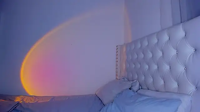 Snapshot of IsabelaVanegas_ chatting on February 2025 05:08:01 AM IsabelaVanegas online show from February 2025 05:08:01 AM