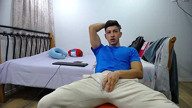 Snapshot of Iam_yourbabyprincess_XD chatting on January 2025 11:14:02 PM Iam yourbabyprincess XD online show from January 2025 11:14:02 PM