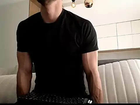 Snapshot of Phantom_Bigger1 chatting on December 2025 02:34:01 PM Phantom Bigger1 online show from December 2025 02:34:01 PM