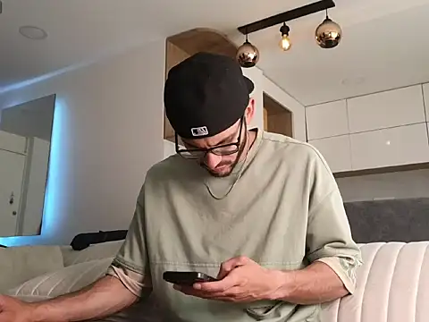 Snapshot of Phantom_Bigger1 chatting on January 2026 02:30:01 PM Phantom Bigger1 online show from January 2026 02:30:01 PM