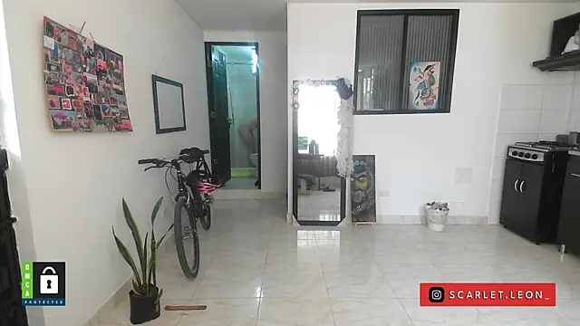 Scarletleon77 online show from September 2025 03:48:02 PM