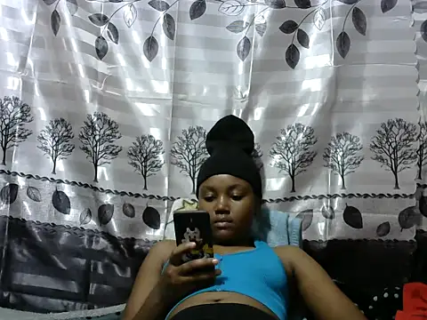 Snapshot of Sweet_kelsiey chatting on December 2024 06:35:01 AM Sweet kelsiey online show from December 2024 06:35:01 AM