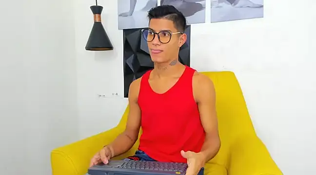 Snapshot of xbrefranco chatting on February 2025 02:38:02 PM xbrefranco online show from February 2025 02:38:02 PM