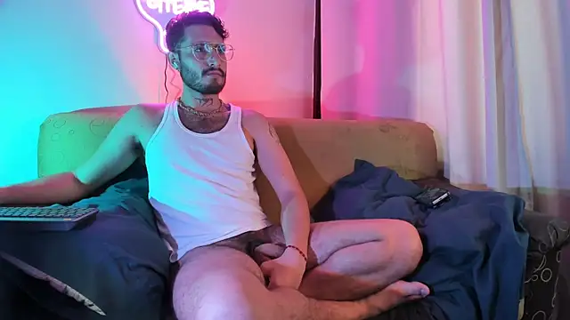 Snapshot of axel_giracr chatting on November 2025 06:35:01 PM axel giracr online show from November 2025 06:35:01 PM