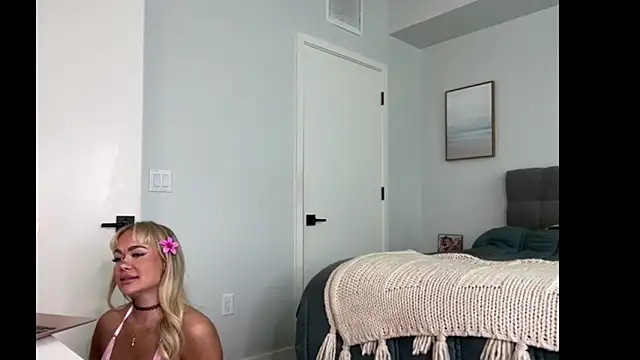 Snapshot of ElenaErickson chatting on May 2026 08:38:02 PM ElenaErickson online show from May 2026 08:38:02 PM