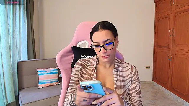 Snapshot of lili_jade222 chatting on November 2025 12:27:02 PM lili jade222 online show from November 2025 12:27:02 PM