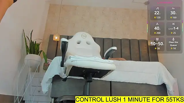 Snapshot of Liinda_Saenz chatting on September 2025 11:45:01 AM Liinda Saenz online show from September 2025 11:45:01 AM