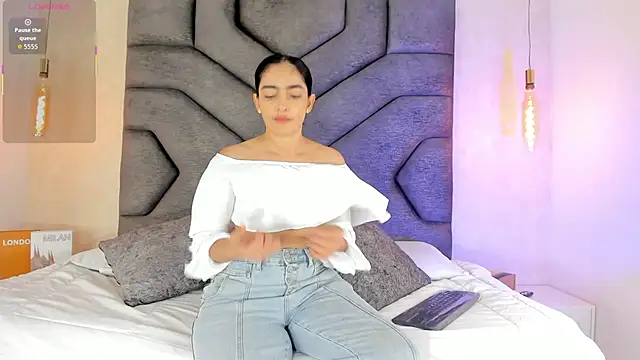 Liinda Saenz online show from June 2026 11:26:02 AM