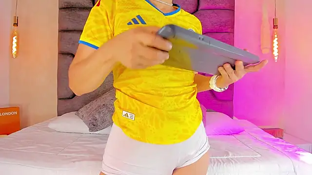 Liinda Saenz online show from June 2026 11:41:01 AM