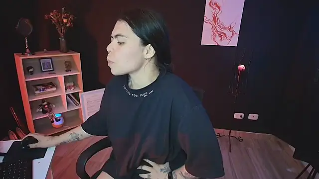 Snapshot of _WednesdayFriday_ chatting on December 2024 10:07:01 PM WednesdayFriday online show from December 2024 10:07:01 PM