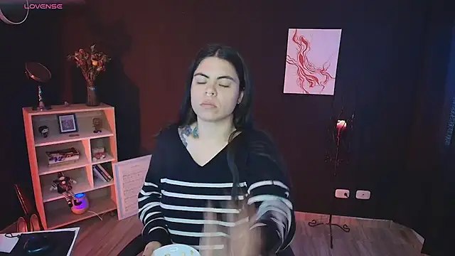 Snapshot of _WednesdayFriday_ chatting on December 2024 06:33:01 PM WednesdayFriday online show from December 2024 06:33:01 PM