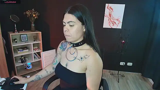 Snapshot of _WednesdayFriday_ chatting on December 2024 10:20:02 PM WednesdayFriday online show from December 2024 10:20:02 PM