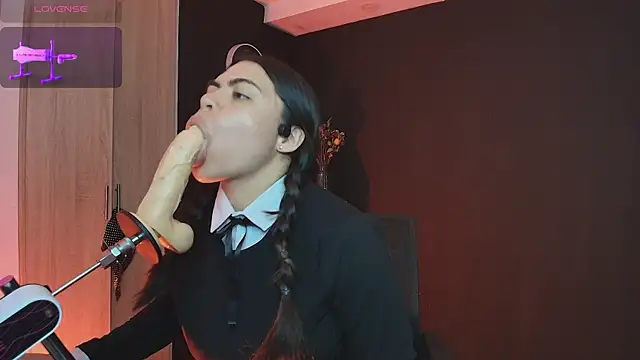 Snapshot of _WednesdayFriday_ chatting on September 2025 05:23:02 PM WednesdayFriday online show from September 2025 05:23:02 PM