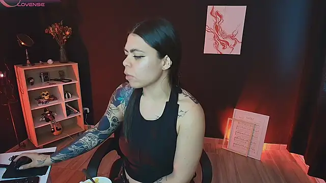 Snapshot of _WednesdayFriday_ chatting on September 2025 08:10:01 PM WednesdayFriday online show from September 2025 08:10:01 PM