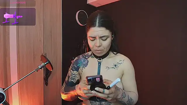 Snapshot of _WednesdayFriday_ chatting on September 2025 05:27:02 PM WednesdayFriday online show from September 2025 05:27:02 PM