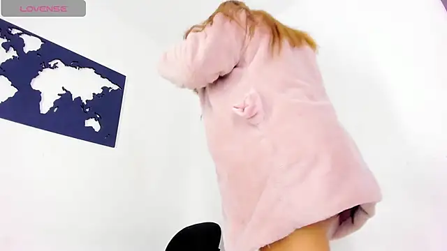 CurvyViolet online show from December 2024 11:54:01 AM