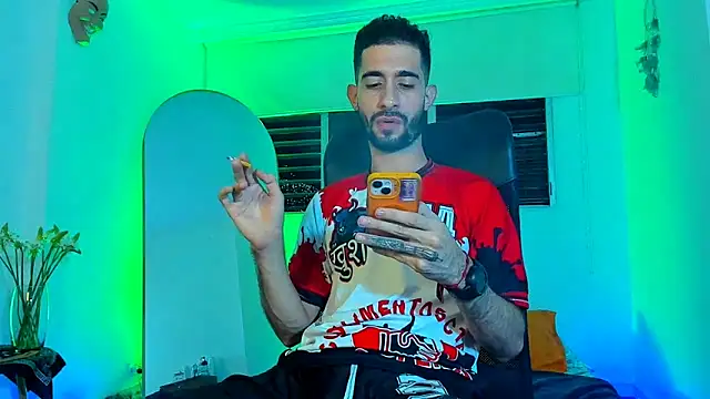 Snapshot of Your__hero1 chatting on October 2025 12:42:02 AM Your hero1 online show from October 2025 12:42:02 AM