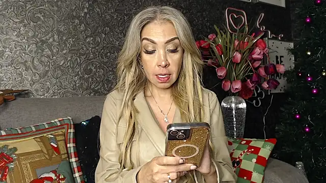 EvelinaGrey online show from December 2024 03:01:01 PM