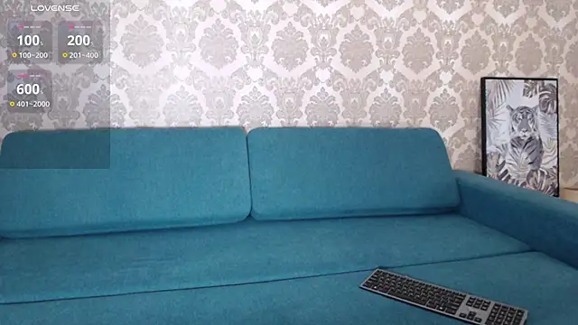 Snapshot of Louise_Lavender chatting on December 2024 03:20:01 AM Louise Lavender online show from December 2024 03:20:01 AM