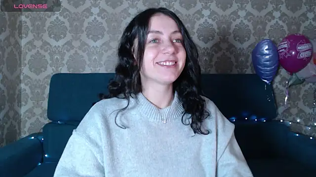 Snapshot of Louise_Lavender chatting on February 2025 04:27:01 AM Louise Lavender online show from February 2025 04:27:01 AM