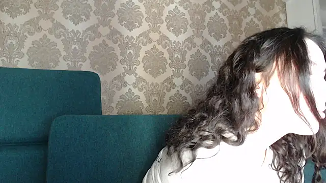 Snapshot of Louise_Lavender chatting on March 2025 12:30:02 PM Louise Lavender online show from March 2025 12:30:02 PM