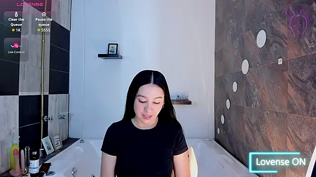 Lila Pinky online show from January 2026 12:21:01 PM