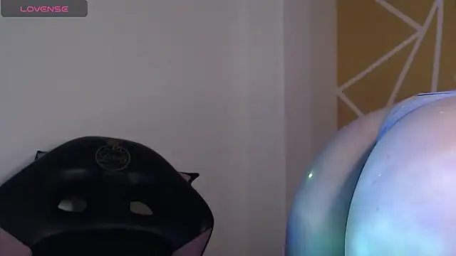 Snapshot of Ey_im_simone chatting on September 2025 01:16:02 PM Ey im simone online show from September 2025 01:16:02 PM