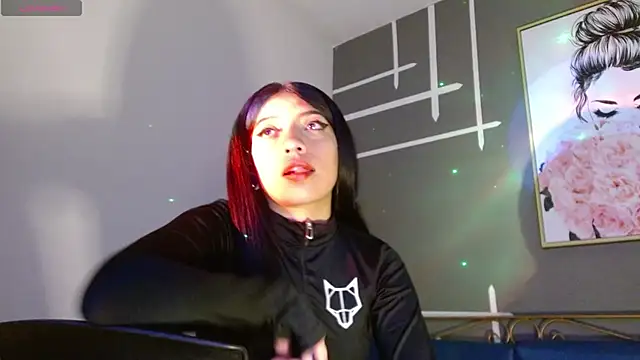 Snapshot of Ey_im_simone chatting on October 2025 07:57:02 PM Ey im simone online show from October 2025 07:57:02 PM