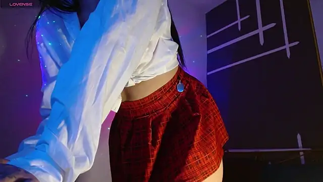 Snapshot of Ey_im_simone chatting on October 2025 07:25:02 PM Ey im simone online show from October 2025 07:25:02 PM