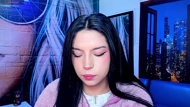 Snapshot of Small_naughty_ chatting on December 2024 01:06:02 PM Small naughty online show from December 2024 01:06:02 PM