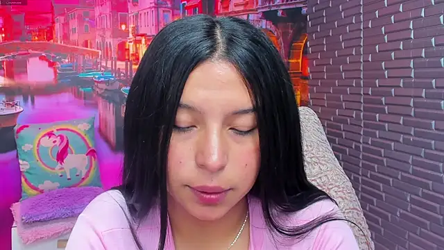 Snapshot of Small_naughty_ chatting on October 2025 01:36:03 PM Small naughty online show from October 2025 01:36:03 PM