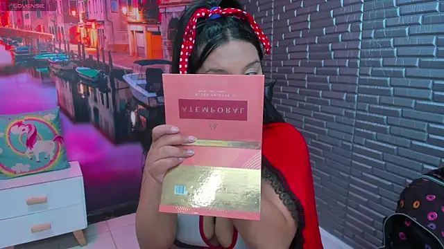 Snapshot of Small_naughty_ chatting on October 2025 01:45:02 PM Small naughty online show from October 2025 01:45:02 PM