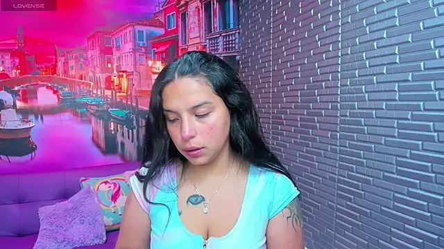 Snapshot of Small_naughty_ chatting on November 2025 01:34:02 PM Small naughty online show from November 2025 01:34:02 PM