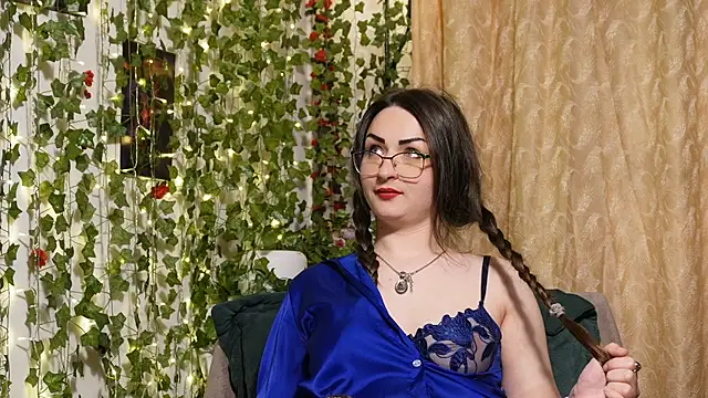 NaughtYHomemadE online show from April 2026 04:04:02 PM