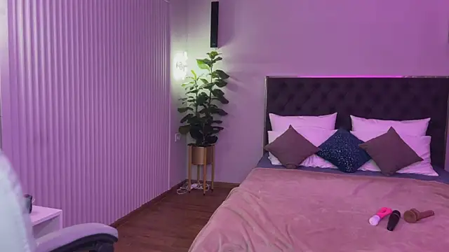 XtraHotX online show from January 2025 01:13:02 AM