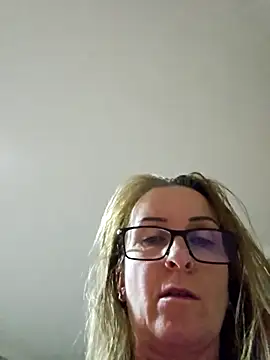 Snapshot of Steffi45 chatting on November 2025 08:19:02 PM Steffi45 online show from November 2025 08:19:02 PM