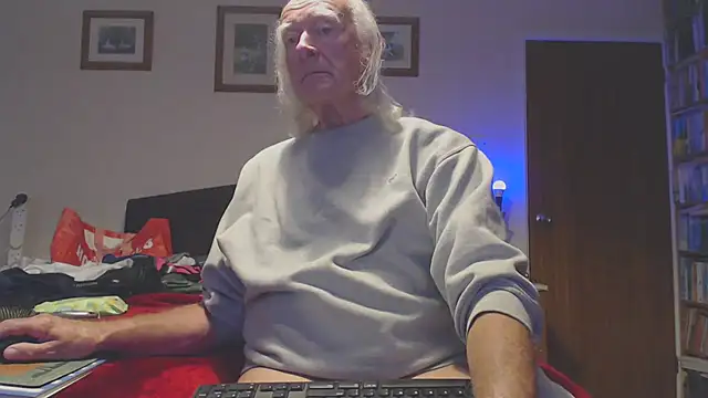 WaverlyKernow online show from October 2025 11:29:02 AM