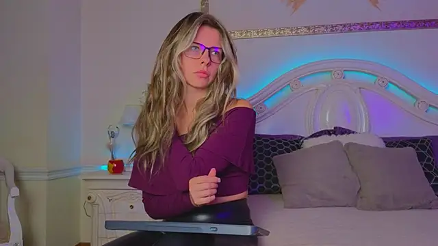 Real Tini online show from October 2025 05:58:02 AM