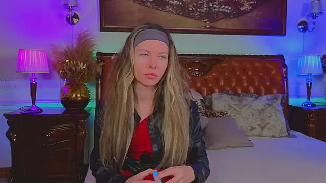 Real Tini online show from January 2026 06:26:01 AM