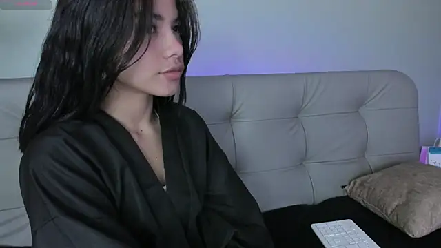 Snapshot of were-Naughty chatting on January 2025 04:37:02 PM were-Naughty online show from January 2025 04:37:02 PM