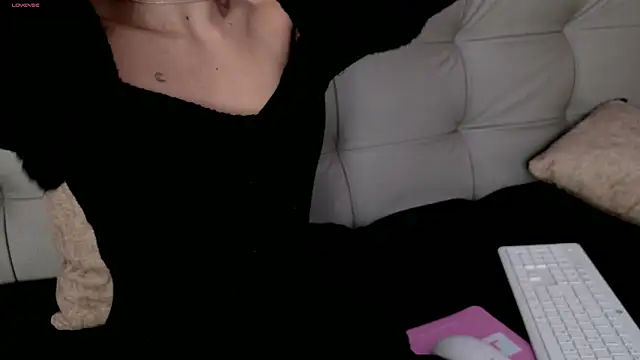 Snapshot of were-Naughty chatting on January 2025 04:59:02 PM were-Naughty online show from January 2025 04:59:02 PM