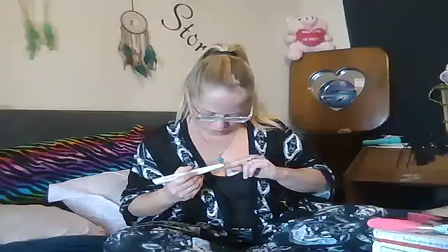 Snapshot of Toybox13_Pika chatting on December 2025 09:31:02 PM Toybox13 Pika online show from December 2025 09:31:02 PM