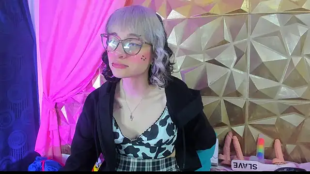 Snapshot of neeko_princes chatting on January 2025 03:32:02 PM neeko princes online show from January 2025 03:32:02 PM