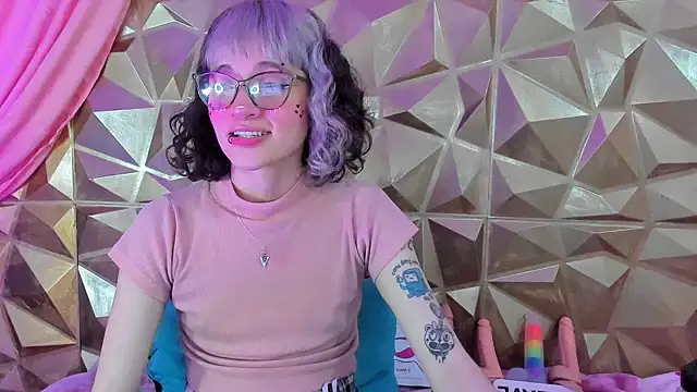 Snapshot of neeko_princes chatting on February 2025 03:26:01 PM neeko princes online show from February 2025 03:26:01 PM