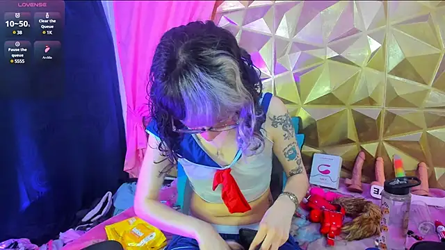 Snapshot of neeko_princes chatting on March 2025 12:13:01 PM neeko princes online show from March 2025 12:13:01 PM